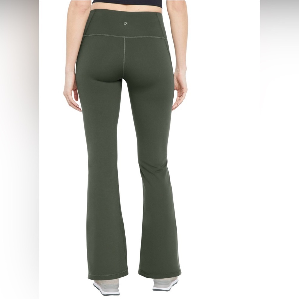 Gapfit Women's Smooth High Rise Flare Leg Ivy Green Leggings NWOT - Picture 3 of 6